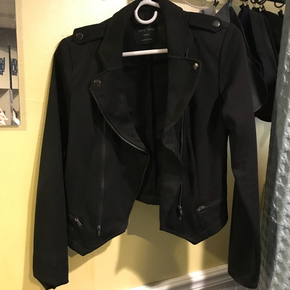 🖤 Black Jacket